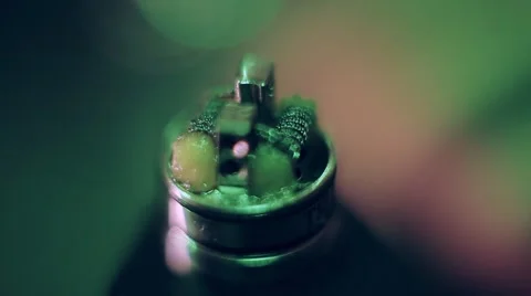 Coil building for vape Stockbeeldmateriaal 68417023