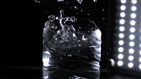 Coin Fall into The Water Slowmotion 1.000 fps 動画素材 93772616