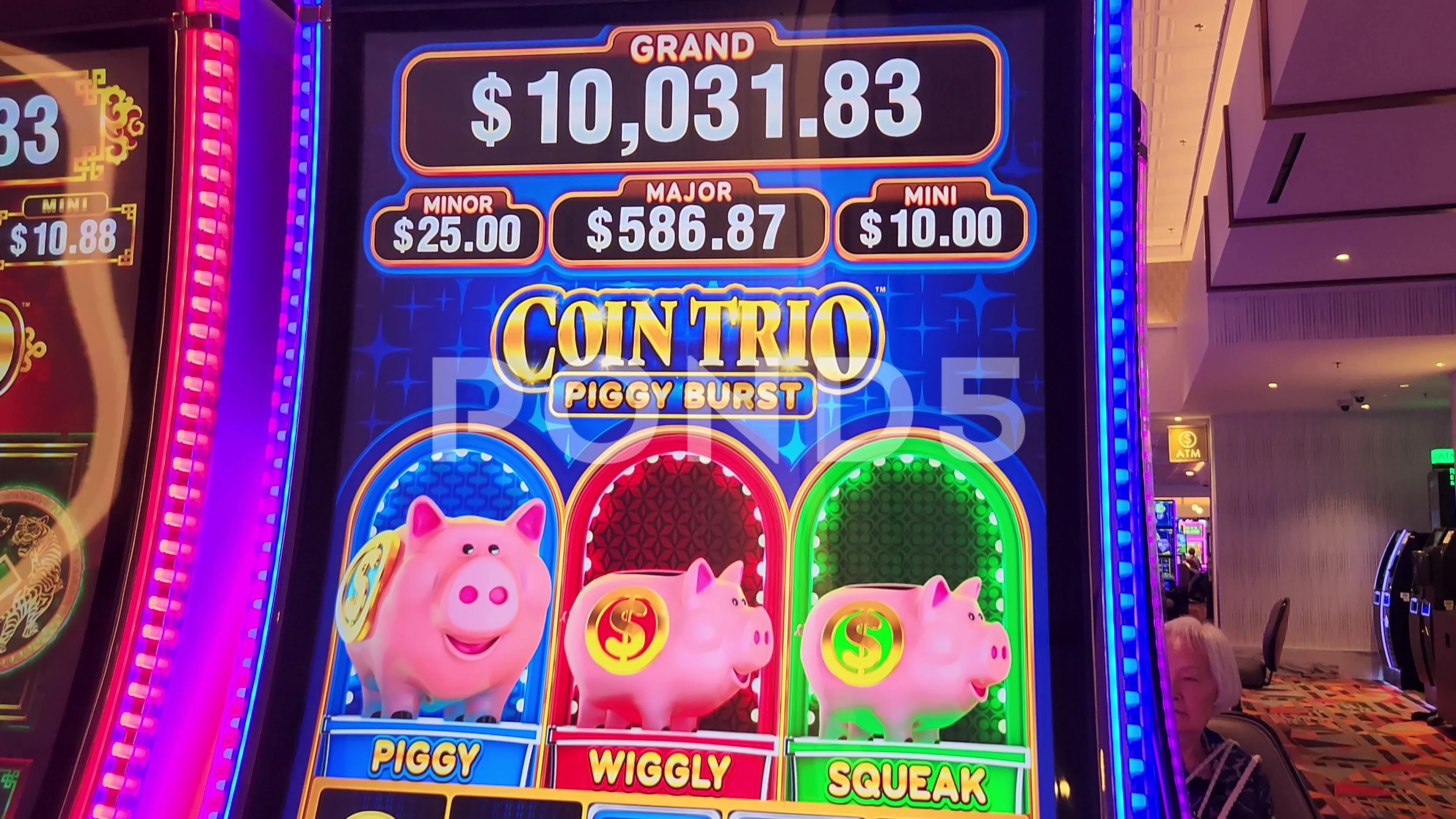 Coin Trio Piggy Burst Slot Machine Casino Games