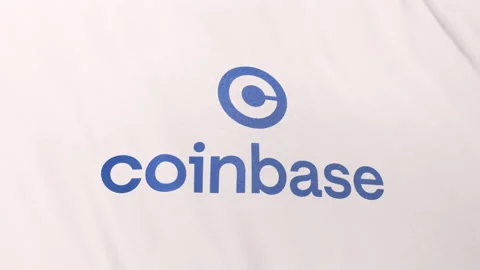 Coinbase Exchange icon logo on full-frame white flag loop banner background Vídeo Stock 236605960