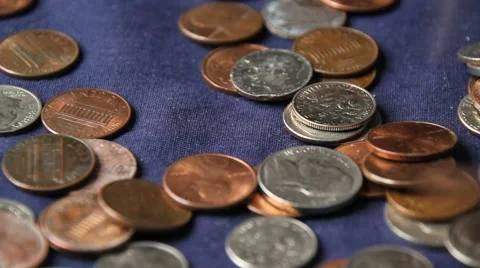 Coins Falling 動画素材 1015953