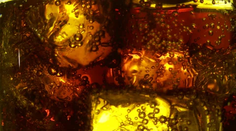 Coke pour Stock Footage 35689178