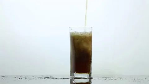 Cola in a glass represent freshness Vídeos de archivo 78691478