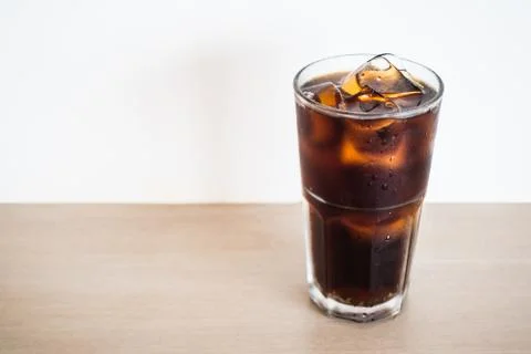 Cola with ice Stock-Fotos