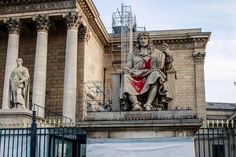 Colbert statue in Paris splashed in red paint, France - 23 Jun 2020 Foto stock
