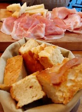 Cold, cat, meat, ham, bread, basket, meal, food, Foto stock