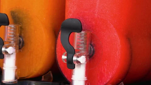 Cold drinks. Slush puppy machine. Vídeos de archivo 171305852