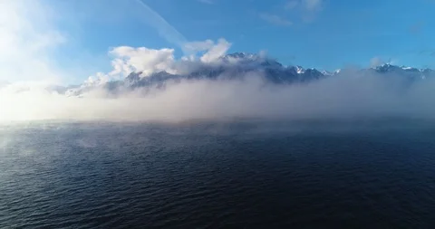 Cold lake with fog Vídeo Stock 102564529