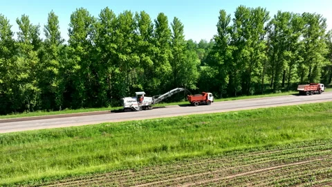 Cold milling during road construction and asphalt repair. Cold milling machine Vídeos de archivo 201403554