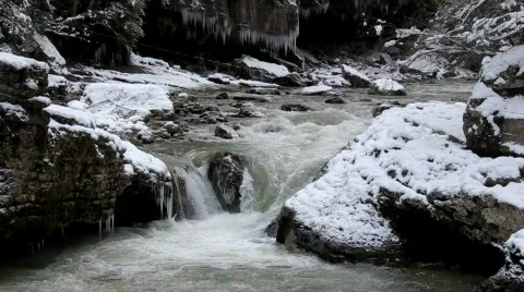 Cold mountain river cascade Stock-Footage 649967