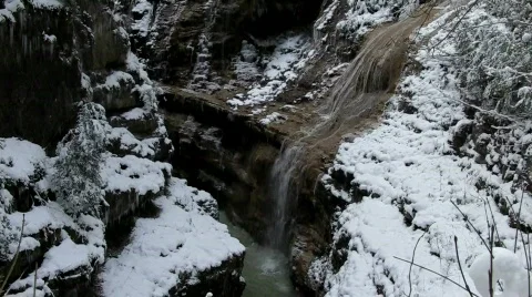 Cold mountain waterfall Video stock 649972