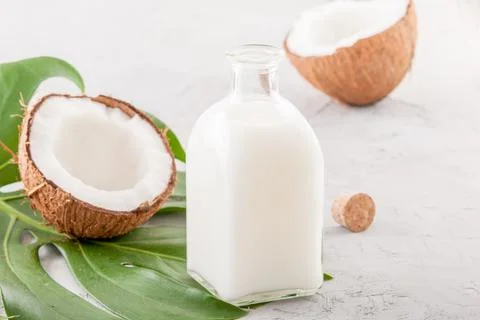Cold-pressed coconut oil Stock Photos