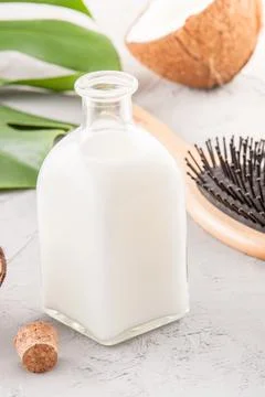 Cold-pressed coconut oil Stock Photos