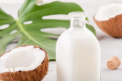 Cold-pressed coconut oil Stock Photos
