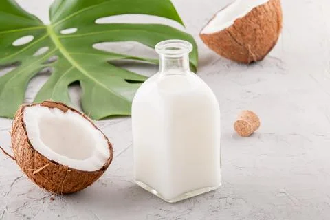 Cold-pressed coconut oil Stock Photos