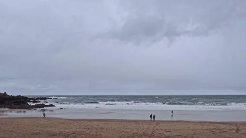 Coldingham Bay beach in winter 스톡 동영상 235927946