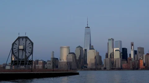 Colgate Clock and Lower Manhattan Skyline Twilight 動画素材 105986835