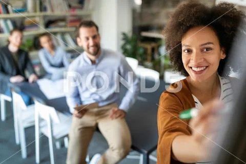 Collaboration and analysis by business people working in office Stock-Fotos
