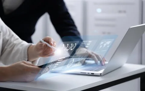 Collaborative digital business data analysis Stockfoto's