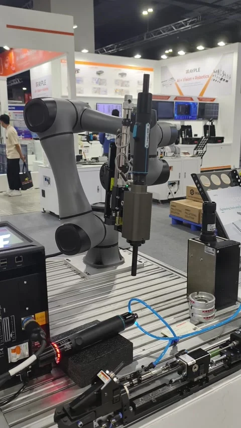 A collaborative robot arm Stock-Footage 336839021