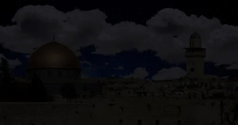 Collage: The moon in the clouds rises above Al-Aqsa Stock-Footage 90224325