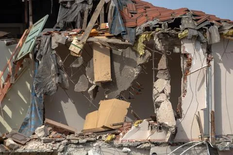 Collapsed concrete building Stock Photos