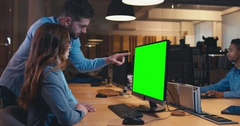 Colleagues professionals brainstorming together while discussing a project Video stock 83904600