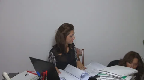 Colleagues at work trying to solve problems.,Teamwork 스톡 동영상 24727847