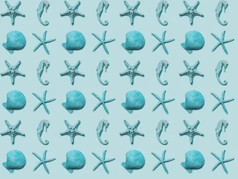 Collection of different seashells, seamless pattern of turquoise shells on blue Foto stock