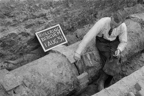 Collection of the Dutch Heidematschappij. Error constructed sewerage. Augu... 写真素材