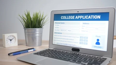 College Application Form Concept on Laptop Computer Screen 스톡 동영상 86869084