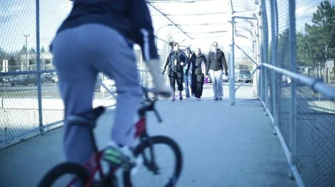 College students on campus Stock-Footage 8998758