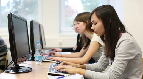 College students using computers Stock Footage