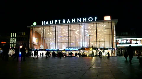 Cologne main station (aka Koln Hauptbahnhof) in Cologne, Germany. Vídeo Stock 60594469