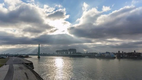 Cologne river with crane house with clouds and sunbeams timelapse Stock-Footage 72421605