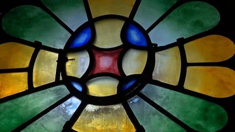 Colonia Guell rose crypt roseton window glass ventana Barcelona Vidéo 111818822