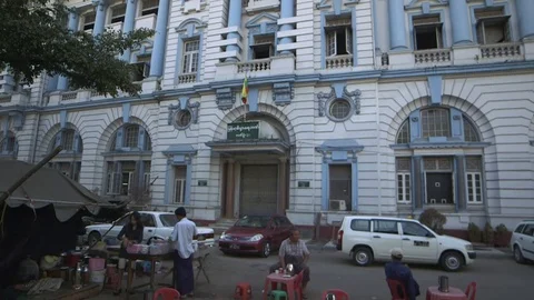 Colonial Architecture in Yangon . Vertical Pan Видео 114760974