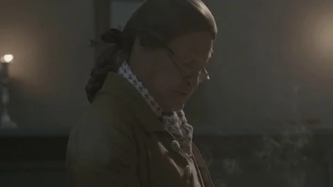 Colonial Man reads Declaration of Independence in Tavern 스톡 동영상 81225595