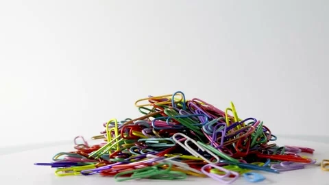 Color paper clips Vidéo 233022179