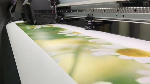 Color printing on wide format printer Vídeos de archivo 99157196