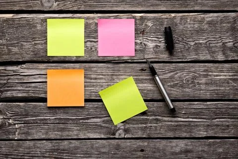Color sticky note paper sheets fountain pen Fotos de archivo