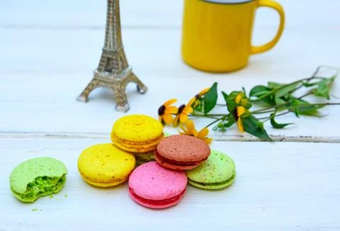 Colored cakes macarons 스톡 사진