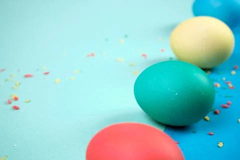 Colored chicken eggs. Easter holiday. Abstraction. Place for text Foto stock