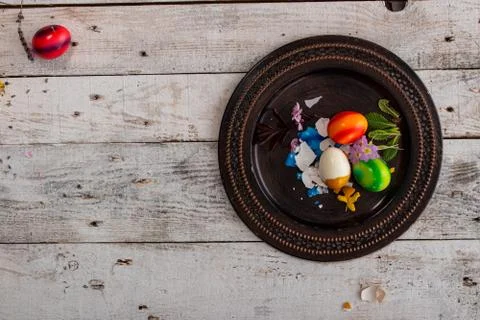 Colored easter egg on wood background Foto stock
