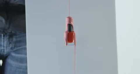 Colored nail polish Vidéo 112098578