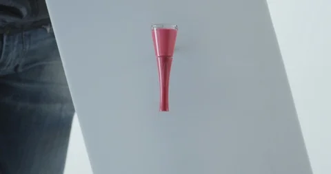 Colored nail polish Vidéo 112099617