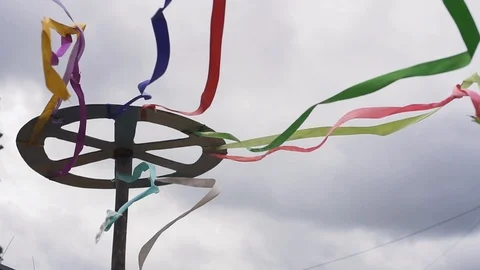 Colored ribbon hovering in the wind 動画素材 95766432