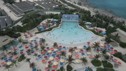Colorful aerial view of wave pool at waterpark on Coco Cay, Bahamas Stockbeeldmateriaal 252256128