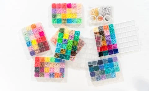 Colorful Clay Beads Set for Creative Kids' Bracelet Making Fotos de archivo