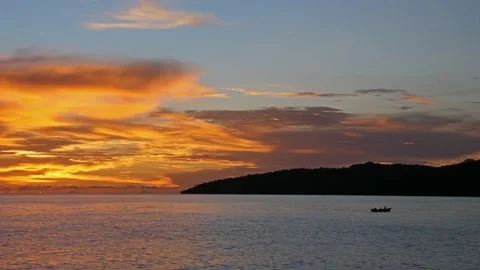 Colorful clouds on the sea in the evening 스톡 동영상 142244823
